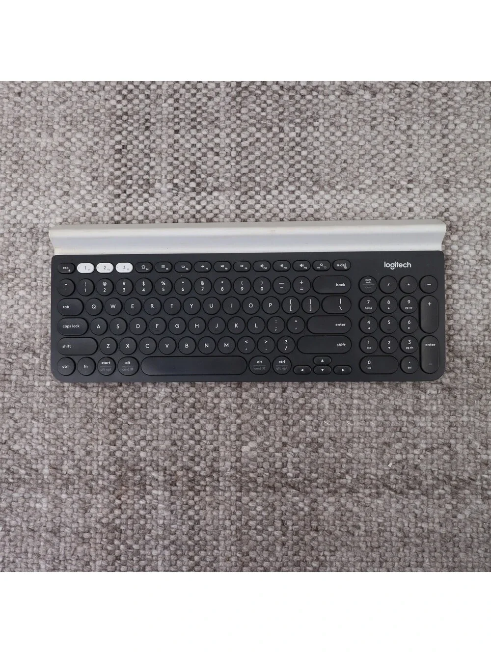 Logitech K780 Multi-Device Wireless Keyboard Bluetooth Numeric Keypad Compact